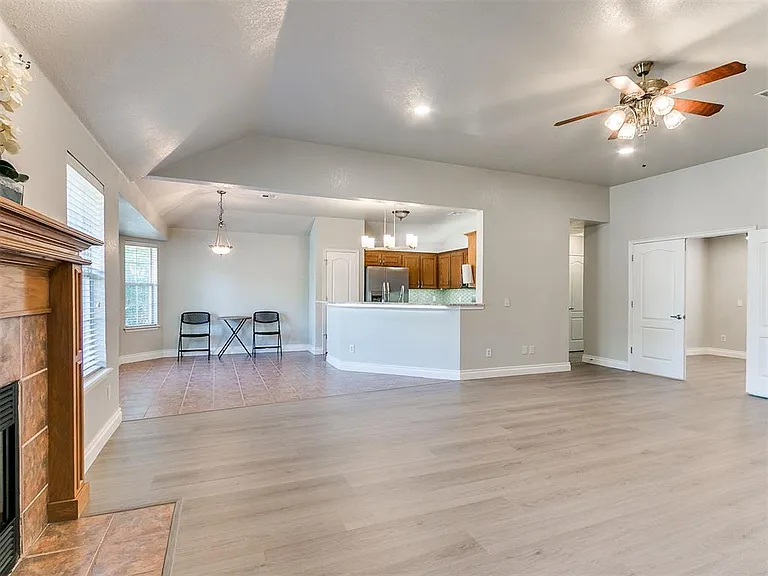 1305 Melisa Dr — Photo 15
