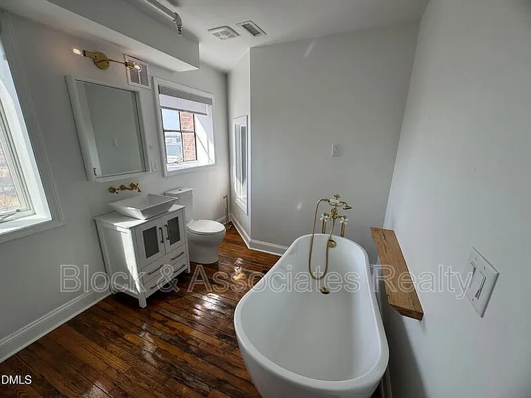 109 W Main St #402 — Photo 13