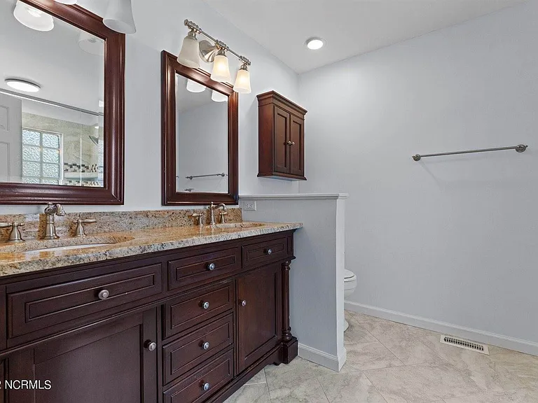 120 Crimson Ct — Photo 31