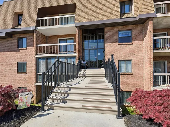 5419 Golf View Dr APT B-2, Wilmington, DE 19808