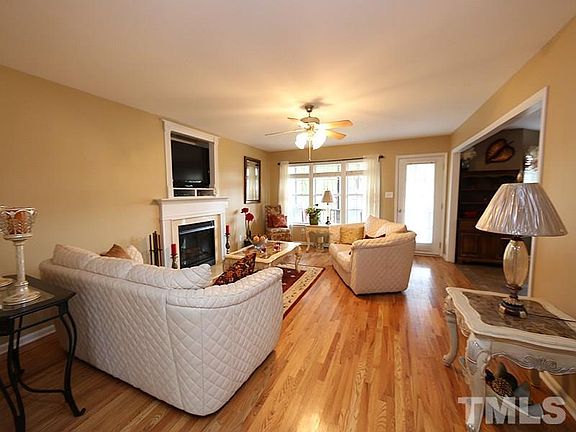 3rd image of 168 Adrian St