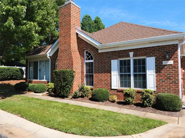 8208 Windsor Ridge Dr, Charlotte, NC 28277