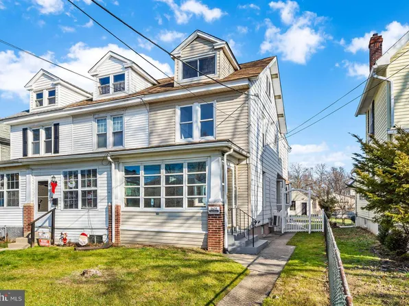 1635 Ward St, Linwood, PA 19061