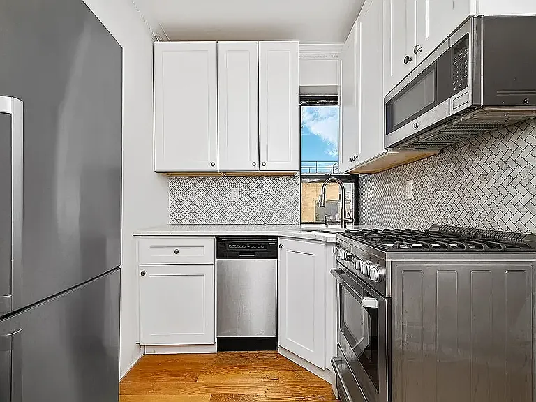 380 S 4th St #19 — Photo 2