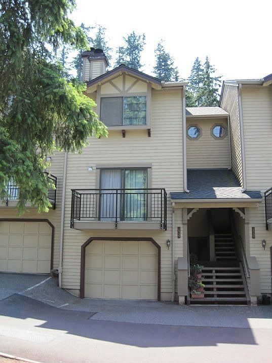2 story 1100 sq ft condo
