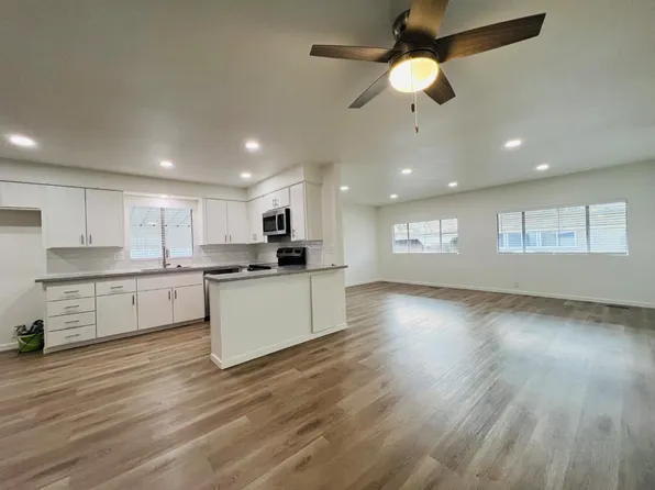 2307 Oakdale Rd #32, Modesto, CA 95355