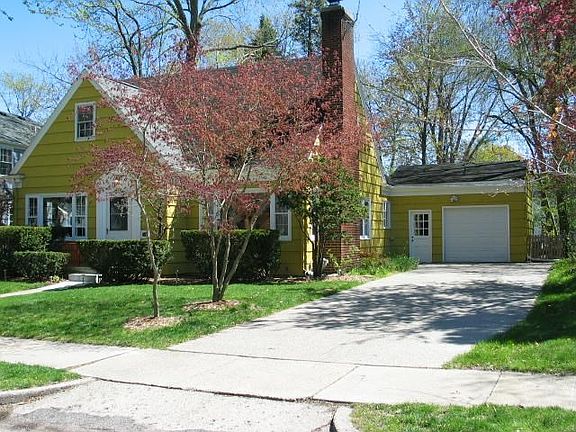 3rd image of 1303 Sherman St