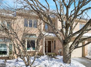 27 Militia Hill Dr, Wayne, PA 19087