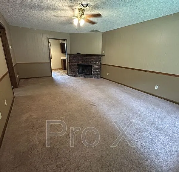 515 E Jefferson St — Photo 3