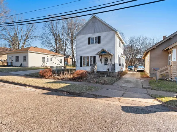 18 N Clinton Ave, Clintonville, WI 54929