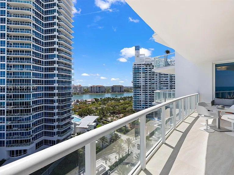 50 S Pointe Dr #1502/03 — Photo 45