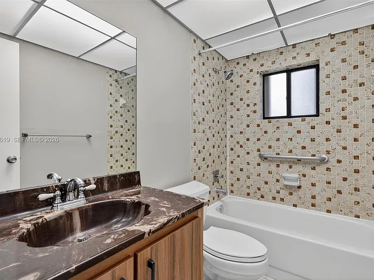 8065 SW 107th Ave #106 — Photo 28