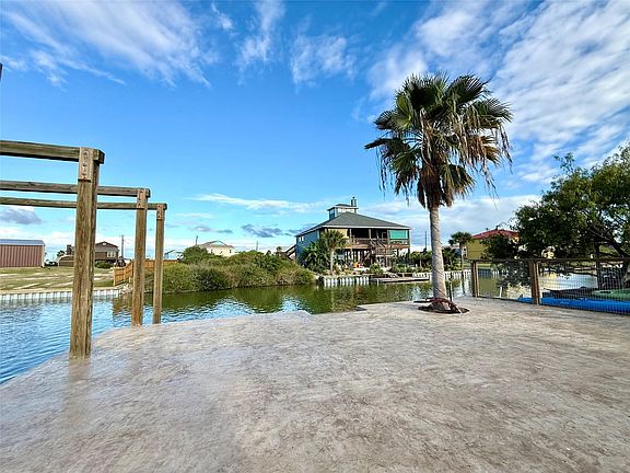 4th image of 127 Copano Cove Rd