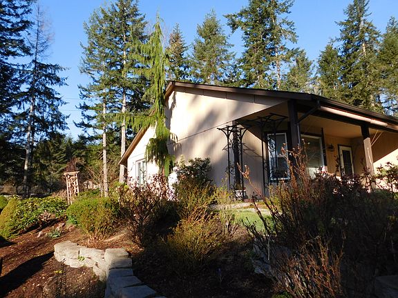 Front yard patio