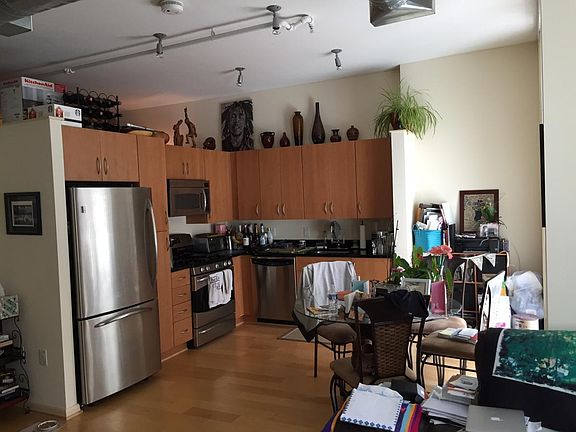 Stainless steel and Gas Appliance with Granite Countertops