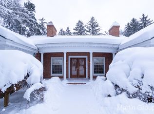 2815 Lake Dr SE, East Grand Rapids, MI