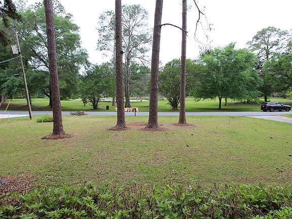 3rd image of 2525 Harriman Cir