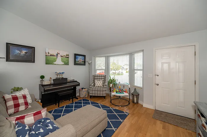 1045 W Ranch Park Dr — Photo 4