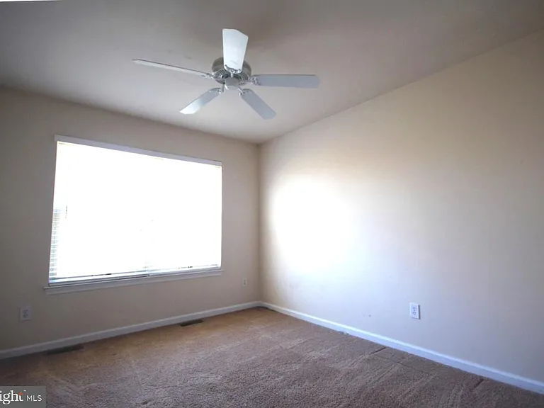 508 Ascot Ct — Photo 15