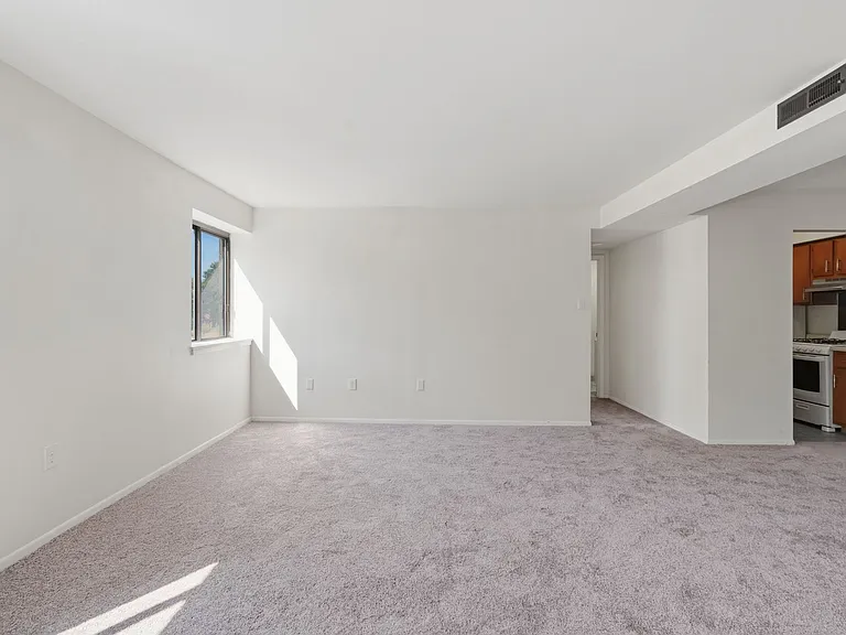 Wilson School Apartments — Photo 45