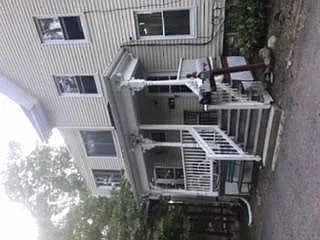 Building Photo - Summer St