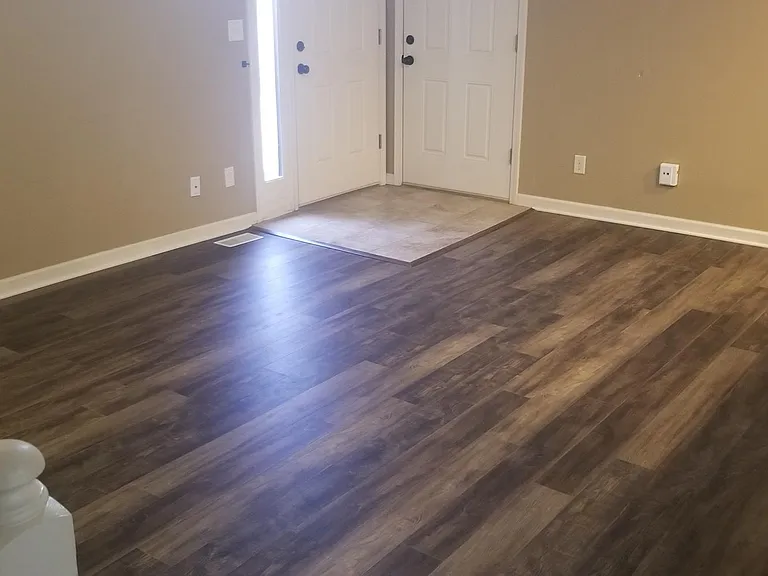 1718 N Woodlawn Blvd — Photo 5