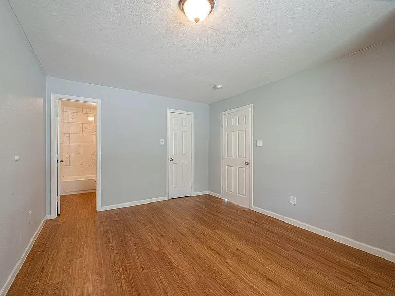 5619 Willow Glen Dr — Photo 6