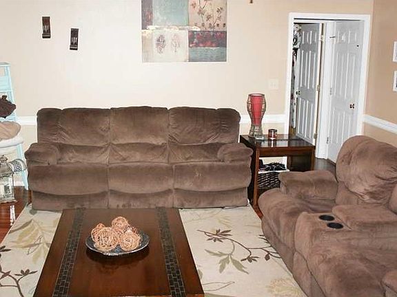 4th image of 2007 Broken Hill Dr