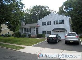 37 Evergreen St, Waldwick, NJ 07463