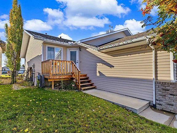2nd image of 224 N Hillvale Cres
