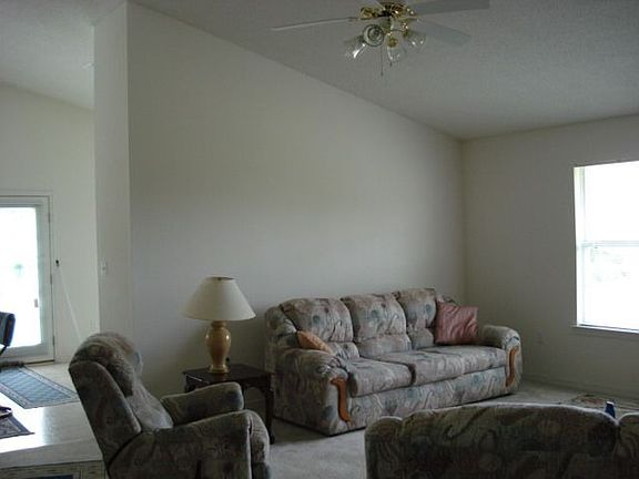 5th image of 939 Lajolla Ln