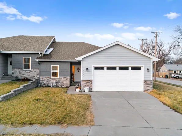 2708 Viking Cir, Blair, NE 68008