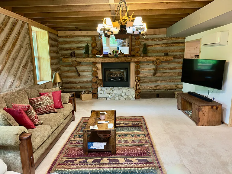 128 Edelweiss Cir — Photo 2