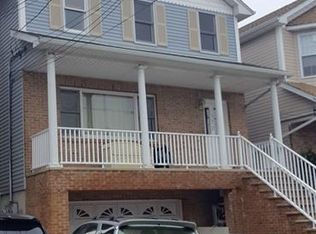 172 W 54th St, Bayonne, NJ 07002