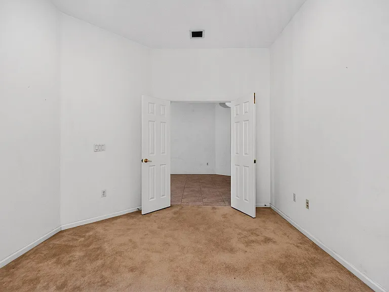 2431 Westmont Dr — Photo 33
