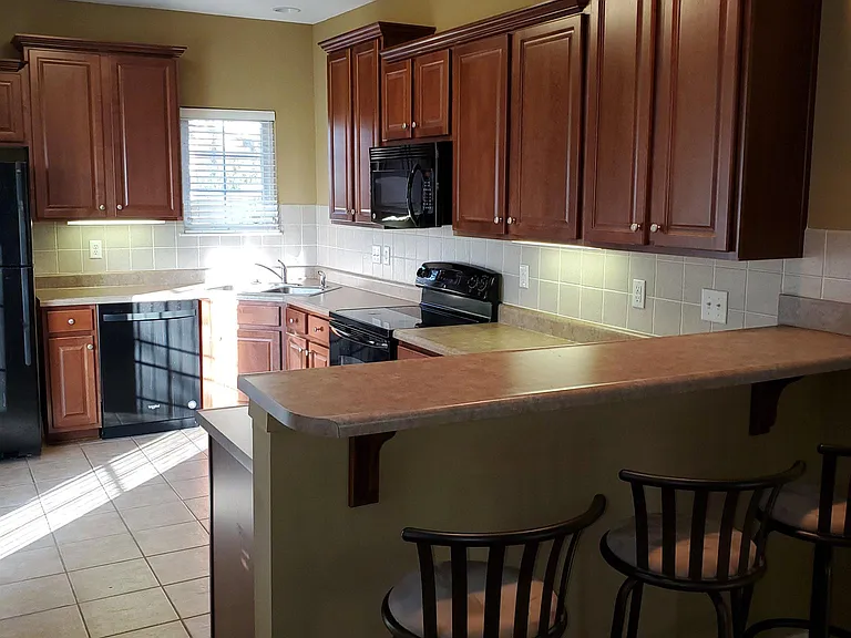 2820 Lake Ave — Photo 11
