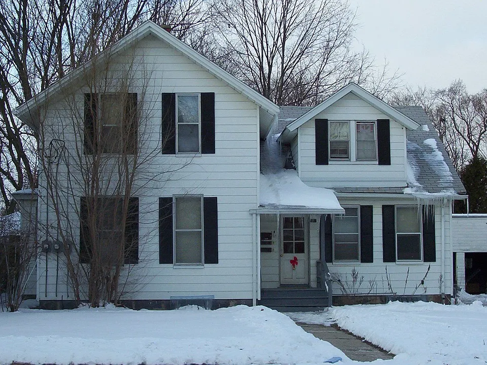 810 W. Liberty