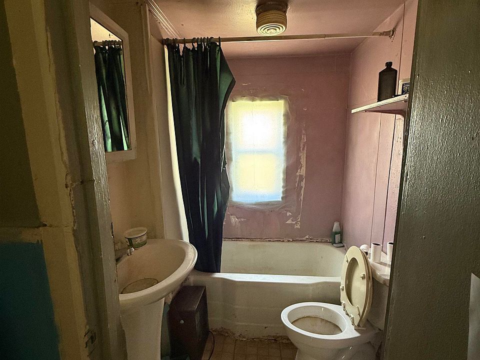2nd image of 1412 N 15th St