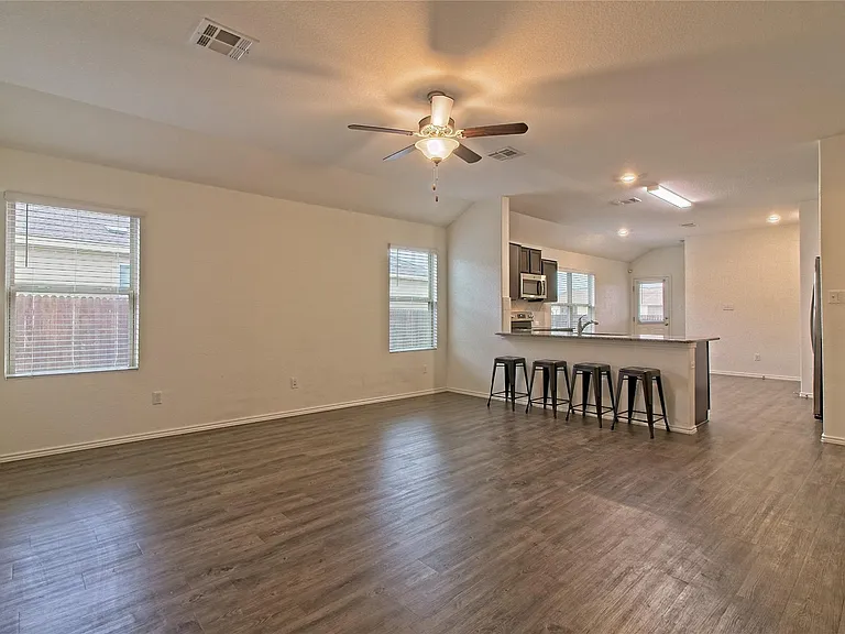 108 Circle Way — Photo 7