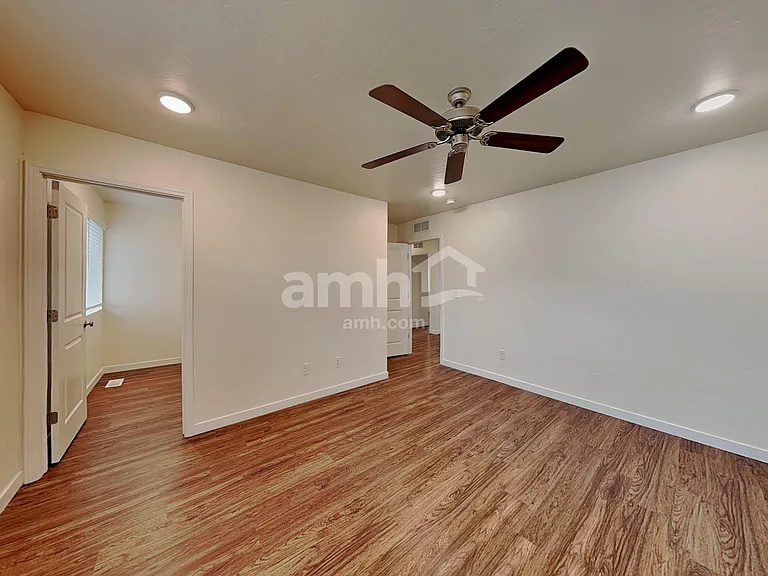 898 N Garnet Creek Ave — Photo 9