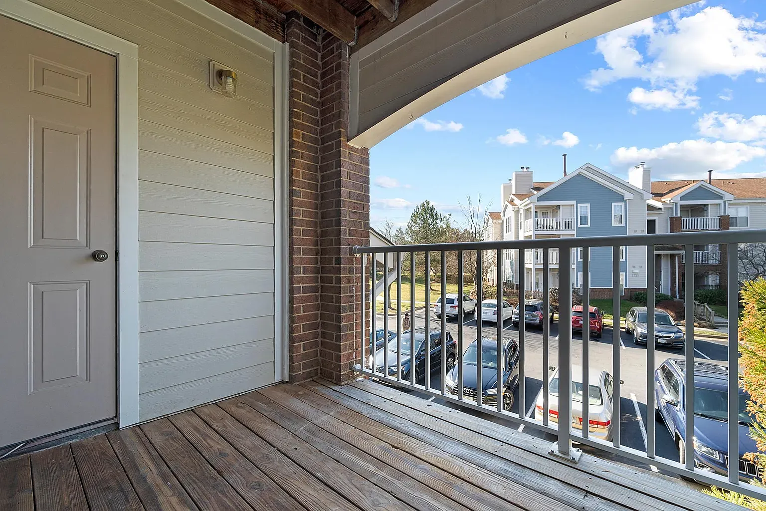 1 bed, 737 sqft, $1,950 — Photo 4