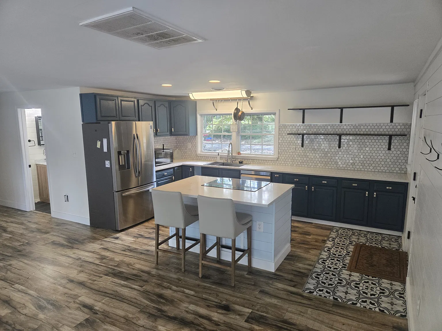 2 bed, 984 sqft, $2,500 — Photo 3