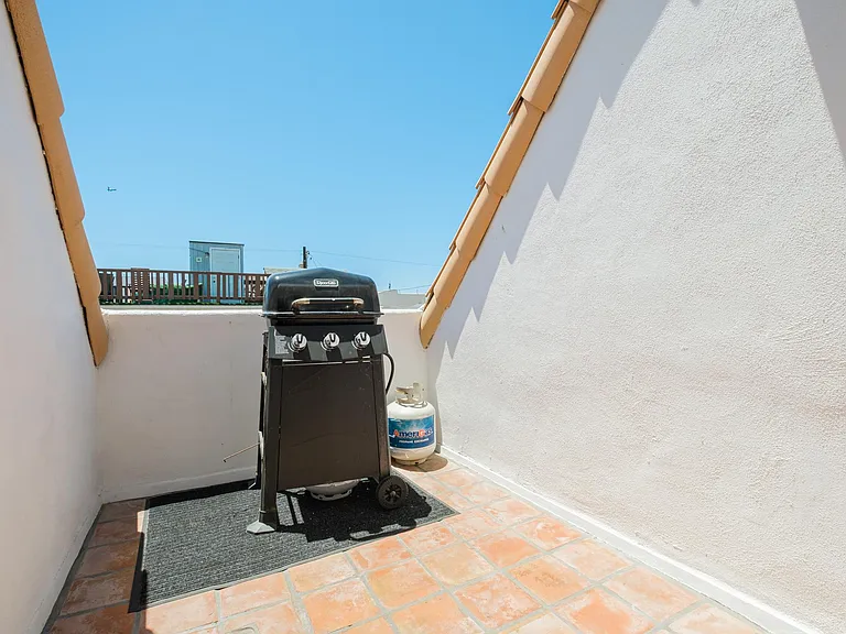 734 Jersey Ct — Photo 15