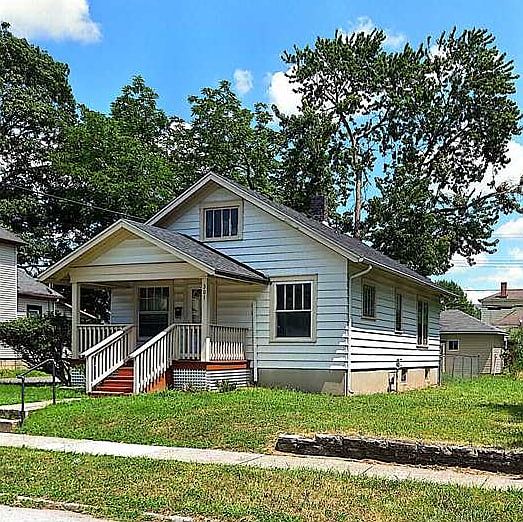 1st image of 301 SW 3rd St
