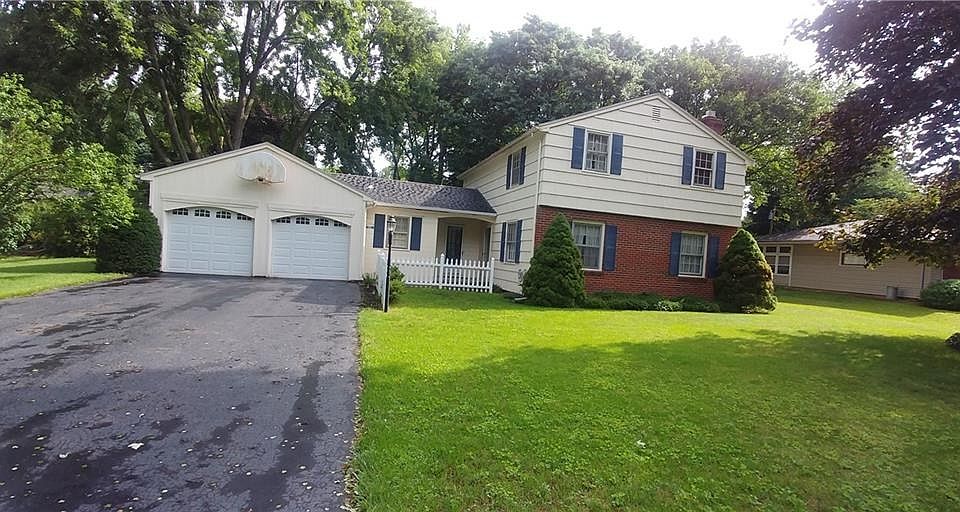 1st image of 30 Shire Oaks Dr
