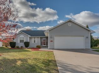 2228 High Meadows Ln, Neenah, WI 54956