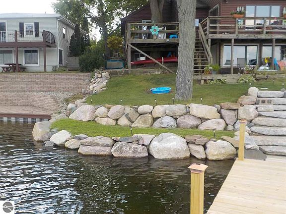 5th image of 491 S Rock Lake Dr