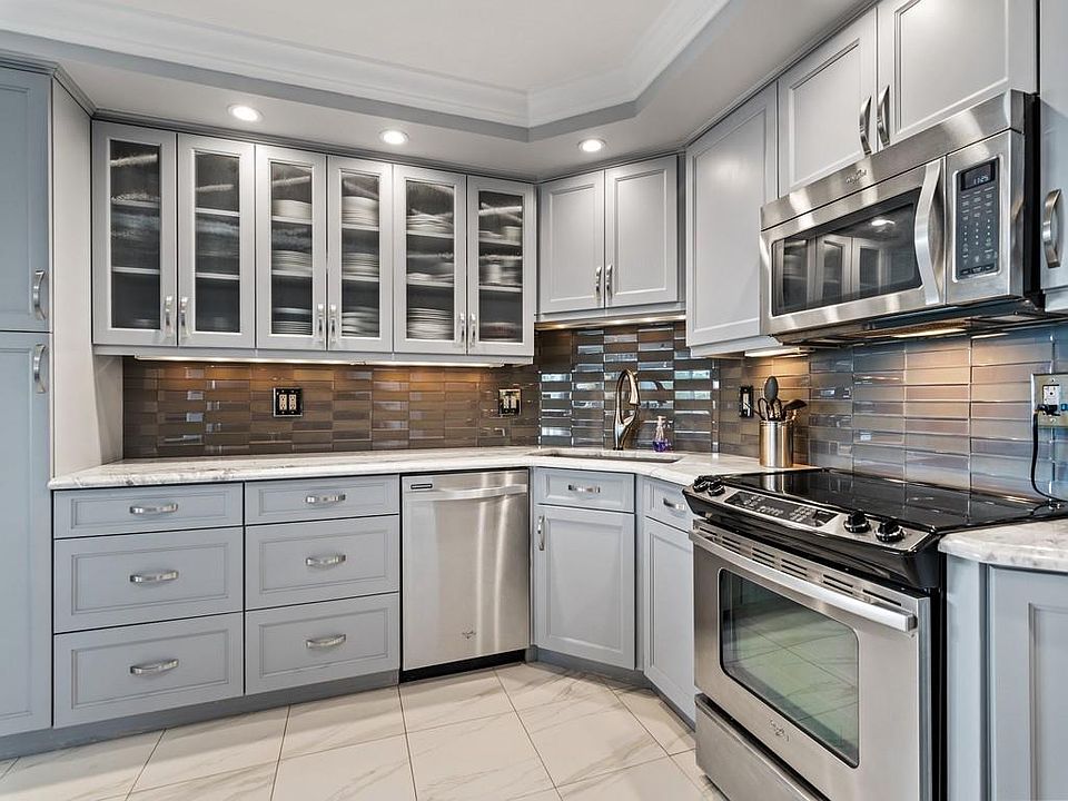 1st image of 1715 Ocean Dr APT 4A