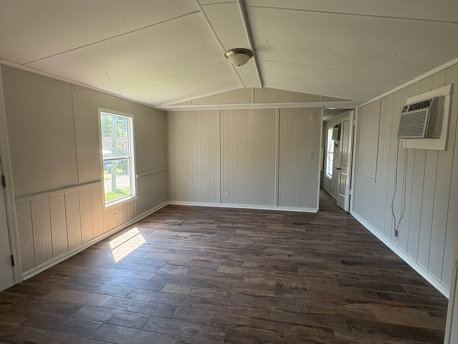2 bed, 800 sqft, $1,250 — Photo 2