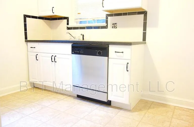 8409 Greenwood Ave #1 — Photo 39